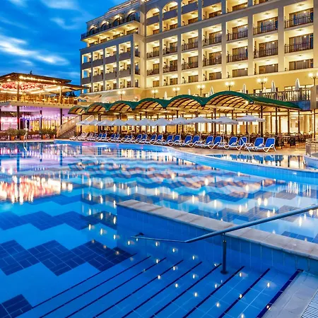 Sol Bay منتجع 4*
