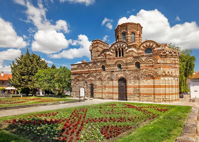 Sol Bay Νεσέμπαρ